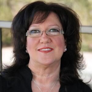 Meet your Posher, Charlotte